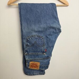 Levi’s 505 Regular Fit Stonewash Straight Leg Jeans Size 30 x 32